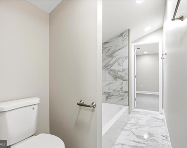 4000 Vine Street - Photo Thumbnail 41