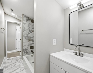 4000 Vine Street - Photo Thumbnail 42