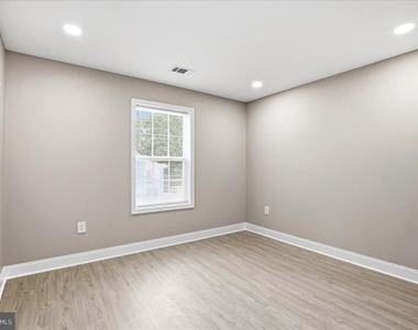 4000 Vine Street - Photo Thumbnail 37