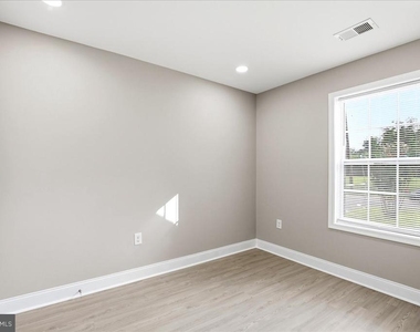 4000 Vine Street - Photo Thumbnail 34
