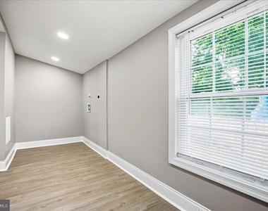 4000 Vine Street - Photo Thumbnail 33