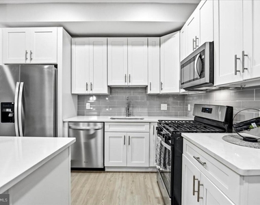 4000 Vine Street - Photo Thumbnail 16