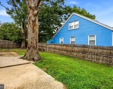 4000 Vine Street - Photo Thumbnail 6