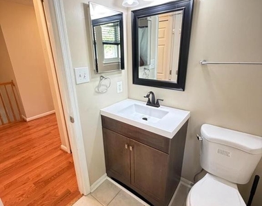 7212 Tamo Court - Photo Thumbnail 8