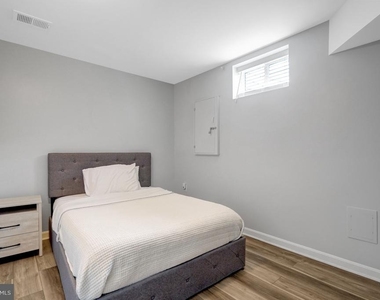 4905 Faith Crossing Court - Photo Thumbnail 13