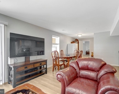 4905 Faith Crossing Court - Photo Thumbnail 7