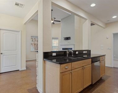 1604 Walnut Ave - Photo Thumbnail 8