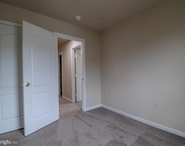 15518 Kennett Square Way - Photo Thumbnail 8