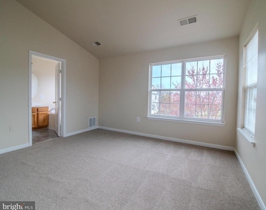 15518 Kennett Square Way - Photo Thumbnail 3