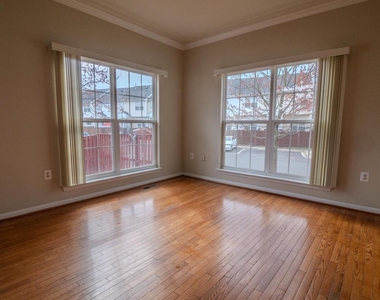 15518 Kennett Square Way - Photo Thumbnail 15