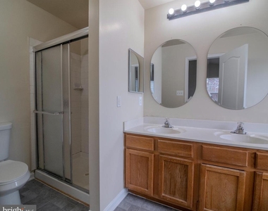 15518 Kennett Square Way - Photo Thumbnail 4
