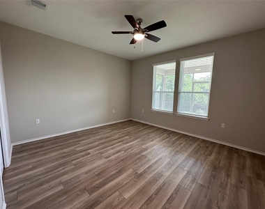 219 Coachsmith St - Photo Thumbnail 11