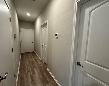 219 Coachsmith St - Photo Thumbnail 16