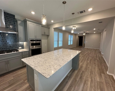 219 Coachsmith St - Photo Thumbnail 10