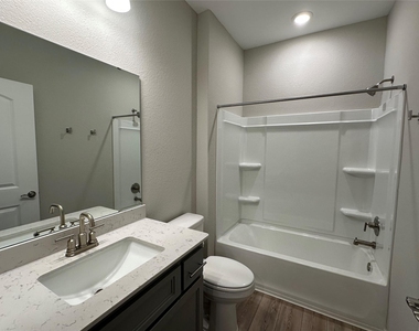 219 Coachsmith St - Photo Thumbnail 18
