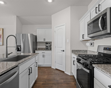 325 Granary Dr - Photo Thumbnail 17