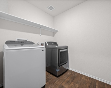 325 Granary Dr - Photo Thumbnail 2