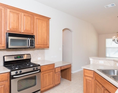 1611 Briar Hill Dr - Photo Thumbnail 6