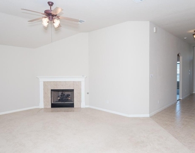 1611 Briar Hill Dr - Photo Thumbnail 7