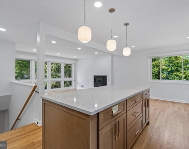 6403 W Halbert Road - Photo Thumbnail 6