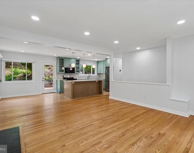 6403 W Halbert Road - Photo Thumbnail 3