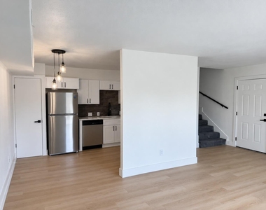 2904 Sweeney Ln - Photo Thumbnail 4