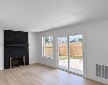 2904 Sweeney Ln - Photo Thumbnail 6