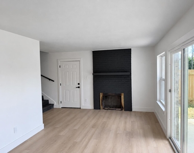 2904 Sweeney Ln - Photo Thumbnail 7