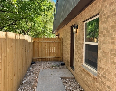 2904 Sweeney Ln - Photo Thumbnail 1