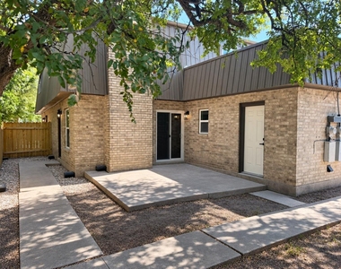 2904 Sweeney Ln - Photo Thumbnail 2