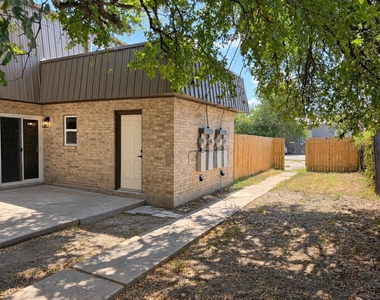 2904 Sweeney Ln - Photo Thumbnail 3