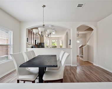 4517 Heritage Well Ln - Photo Thumbnail 7