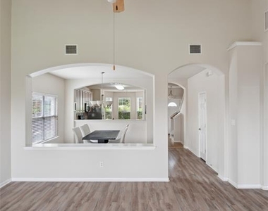 4517 Heritage Well Ln - Photo Thumbnail 3