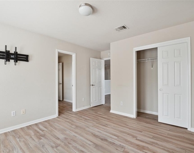 4517 Heritage Well Ln - Photo Thumbnail 17