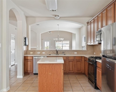 4517 Heritage Well Ln - Photo Thumbnail 5