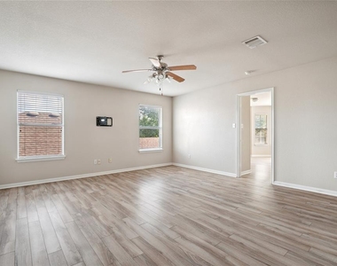 4517 Heritage Well Ln - Photo Thumbnail 14