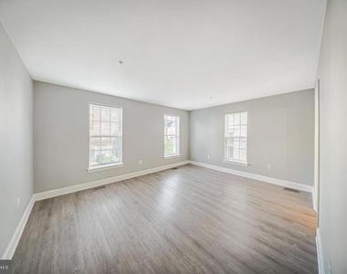 13043 Clarksburg Square Road - Photo Thumbnail 14