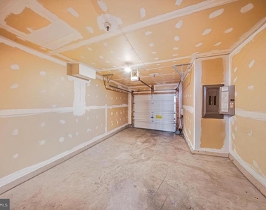 13043 Clarksburg Square Road - Photo Thumbnail 28