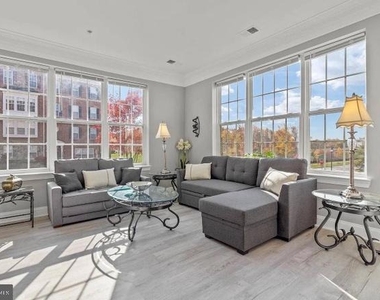 13043 Clarksburg Square Road - Photo Thumbnail 4