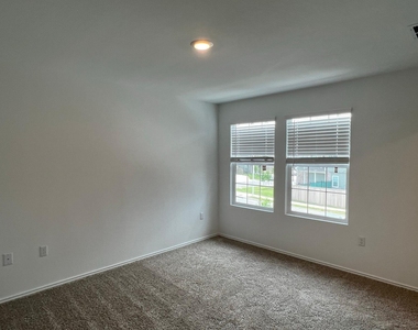 12204 Scarlet Sleeve Way - Photo Thumbnail 7