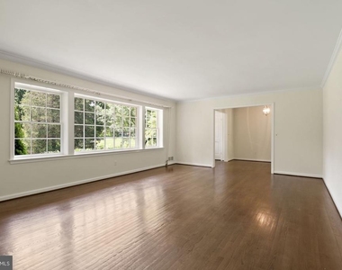 11009 Cripplegate Road - Photo Thumbnail 2