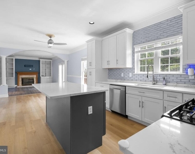 13111 Venetian Road - Photo Thumbnail 12