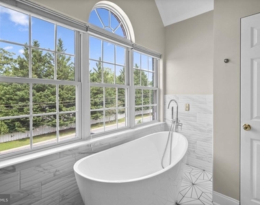 13111 Venetian Road - Photo Thumbnail 28