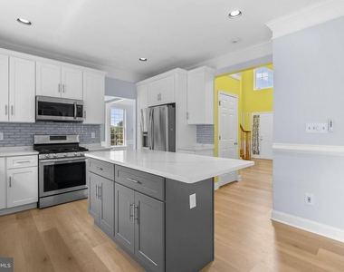13111 Venetian Road - Photo Thumbnail 9
