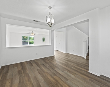 722 Lavaca Loop - Photo Thumbnail 5