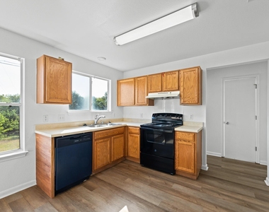 722 Lavaca Loop - Photo Thumbnail 13