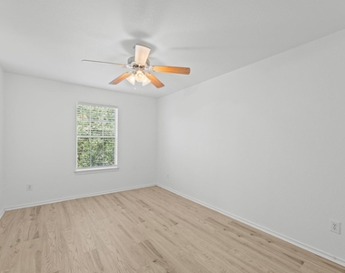 722 Lavaca Loop - Photo Thumbnail 24