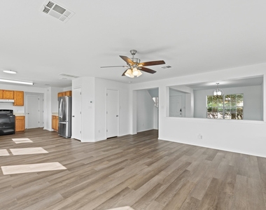 722 Lavaca Loop - Photo Thumbnail 7