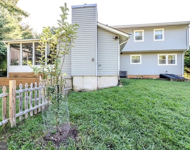 7727 Laytonia Drive - Photo Thumbnail 35