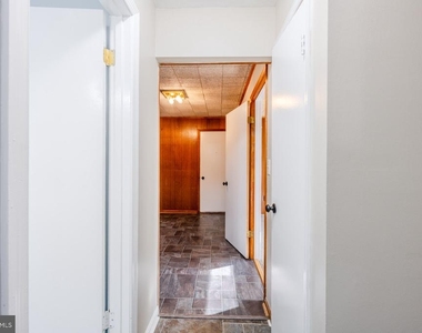7727 Laytonia Drive - Photo Thumbnail 10